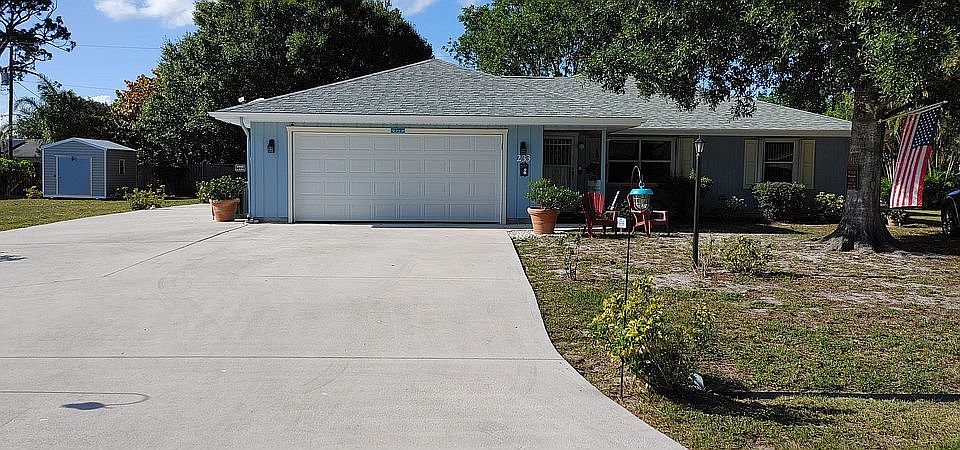 1st image of 233 SE Ray Ave