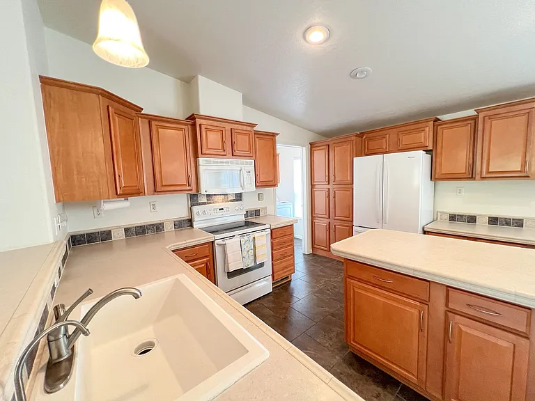10830 E Oak Creek Trl — Photo 4