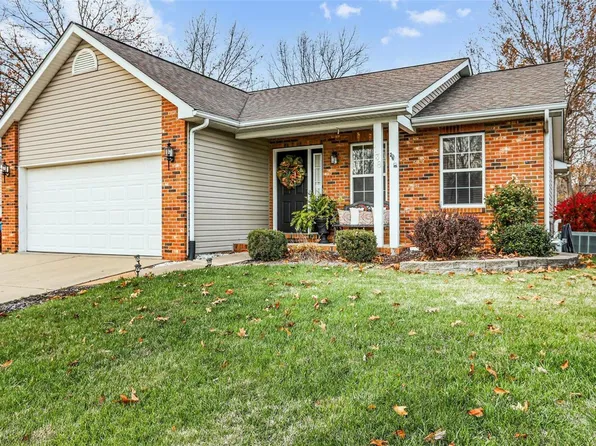 138 Bayfield Dr, Glen Carbon, IL 62034