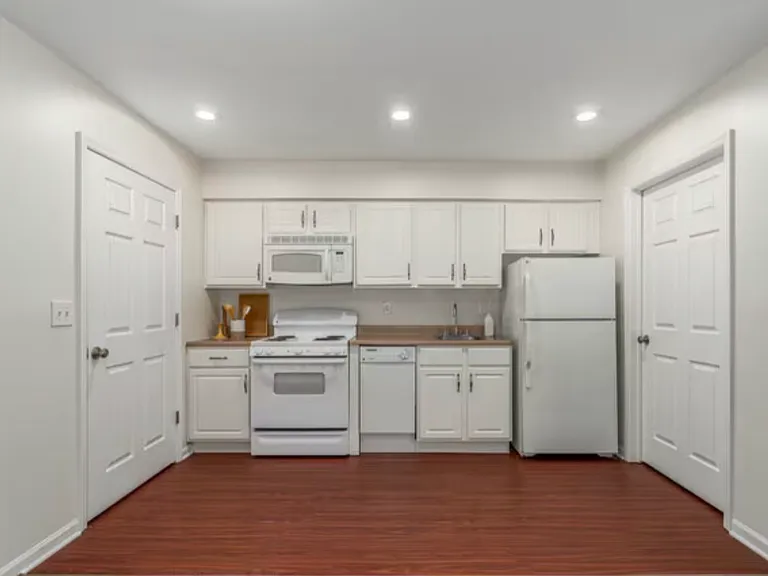 Autumn Chase Apartments — Photo 10