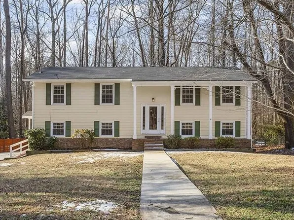 1102 Willow Dr, Chapel Hill, NC 27517