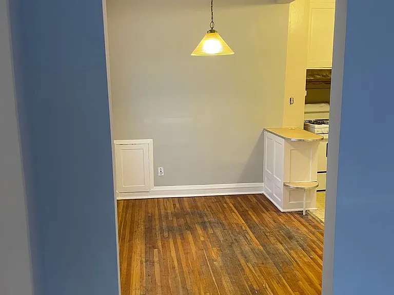 Taylor Apartments — Photo 33