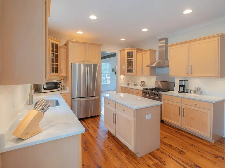 1454 Appling Dr — Photo 4
