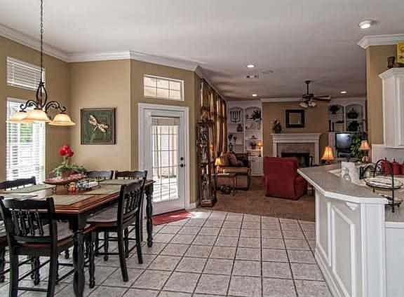 3rd image of 100 Dominion Dr