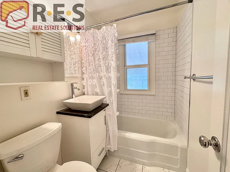 1901 S Adams St — Photo 12