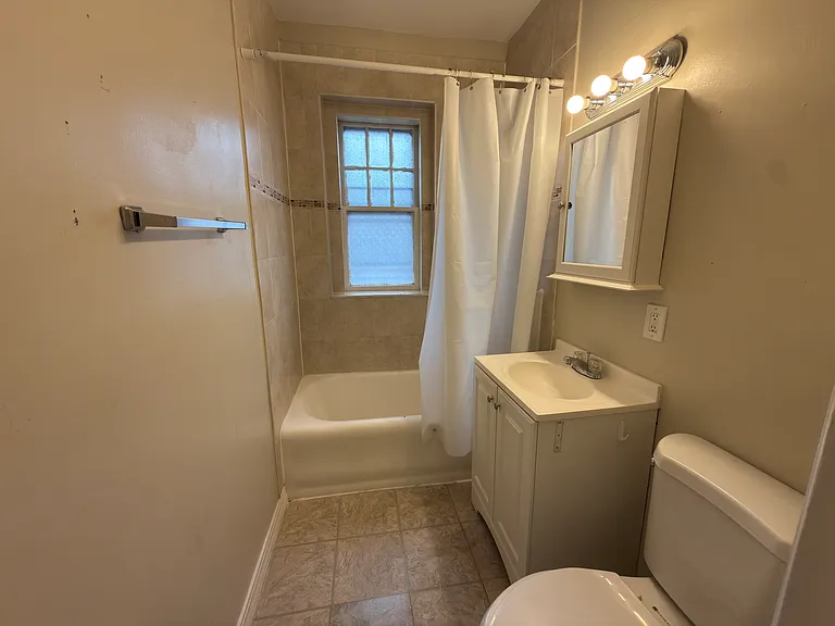 330 Laurel St #214 — Photo 1