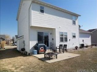 7 Julie Dr, Glen Carbon, IL 62034
