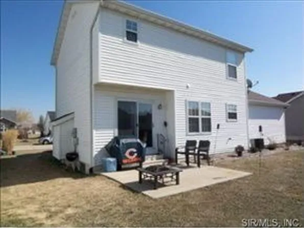 7 Julie Dr, Glen Carbon, IL 62034