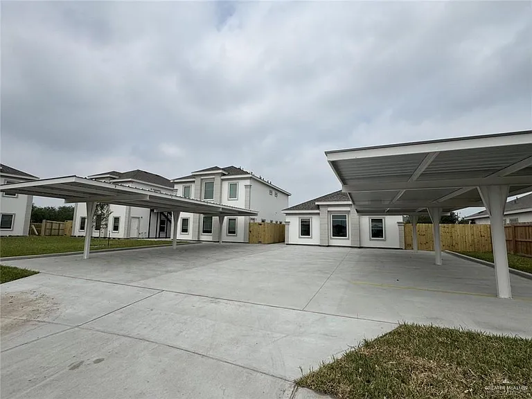 1600 N Canelo Dr #3 — Photo 1