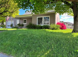 25 N 9th St, Emmaus, PA 18049