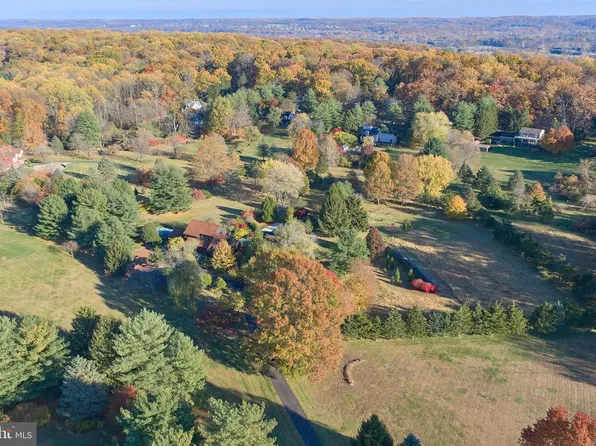 3054 Comfort Rd, New Hope, PA 18938