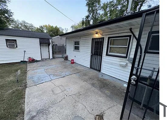 2 bed, $1,200 — Photo 3