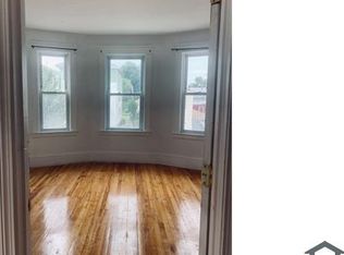 637 Grafton St, Worcester, MA 01604