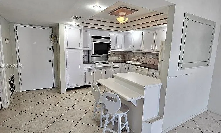 18041 Biscayne Blvd #203 — Photo 3