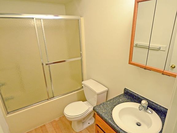 3rd image of 630 W 17th St