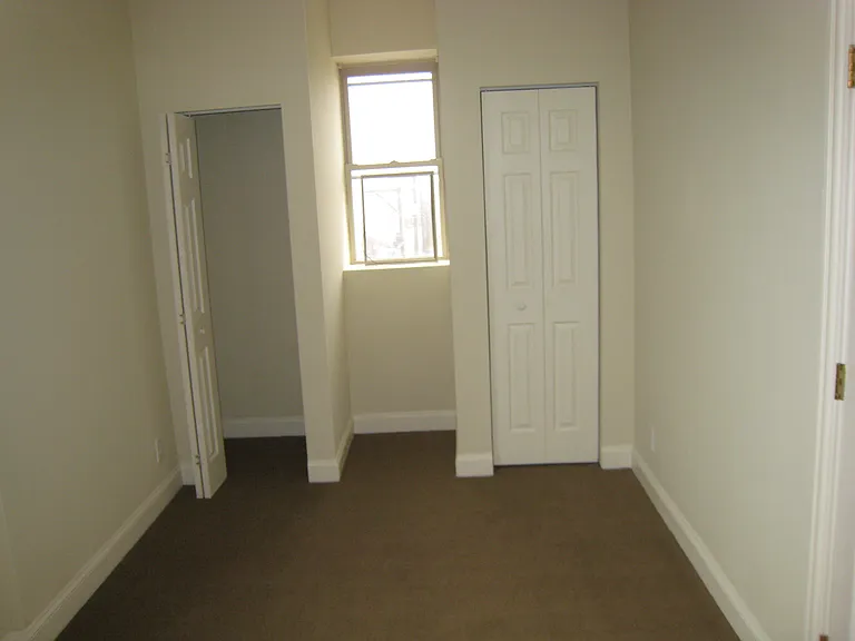 3317 W Division St #4 — Photo 3