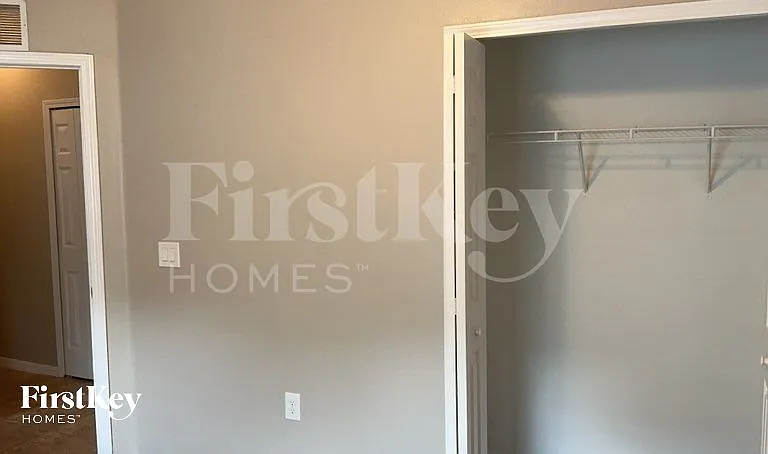 1703 E Wood St — Photo 6