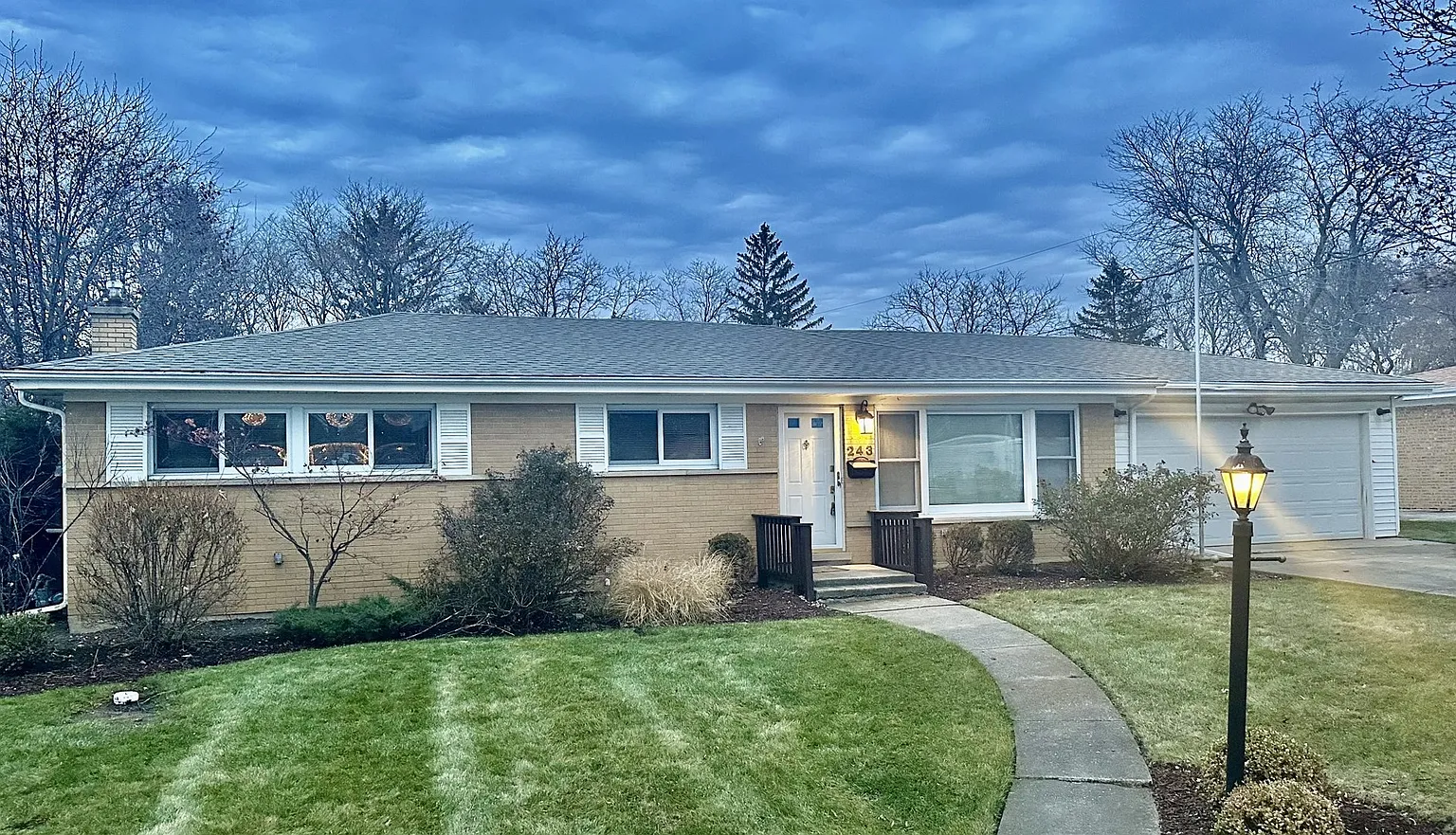 243 Flora Ave photo 1
