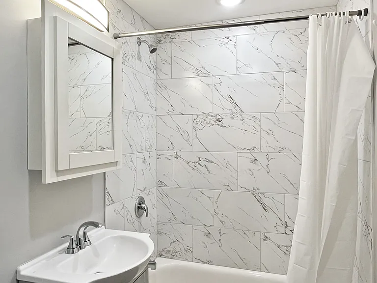516 Des Plaines Ave. — Photo 4