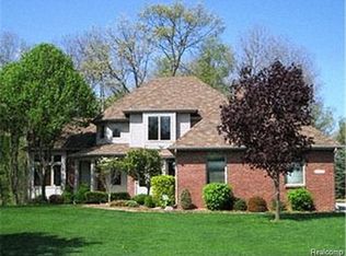 6532 E Ridge Ct, Brighton, MI 48116