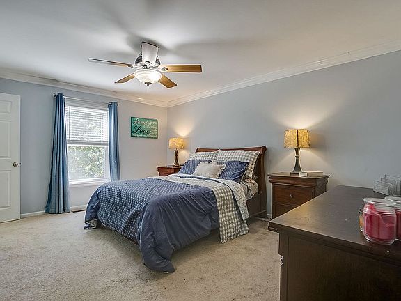 Guest House-Master Bed