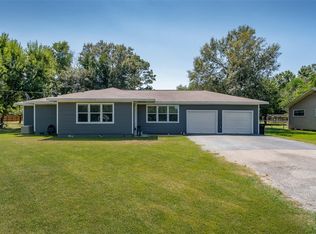 704 Light St, Anahuac, TX 77514