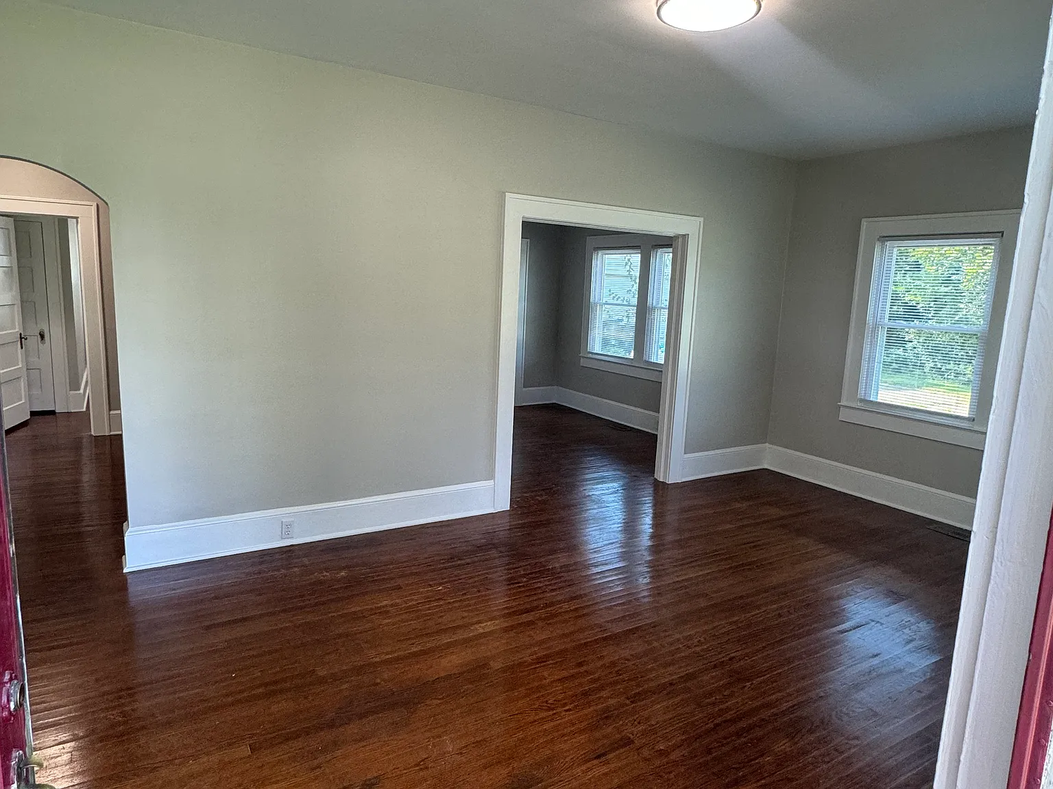 3 bed, 1150 sqft, $1,300 — Photo 2