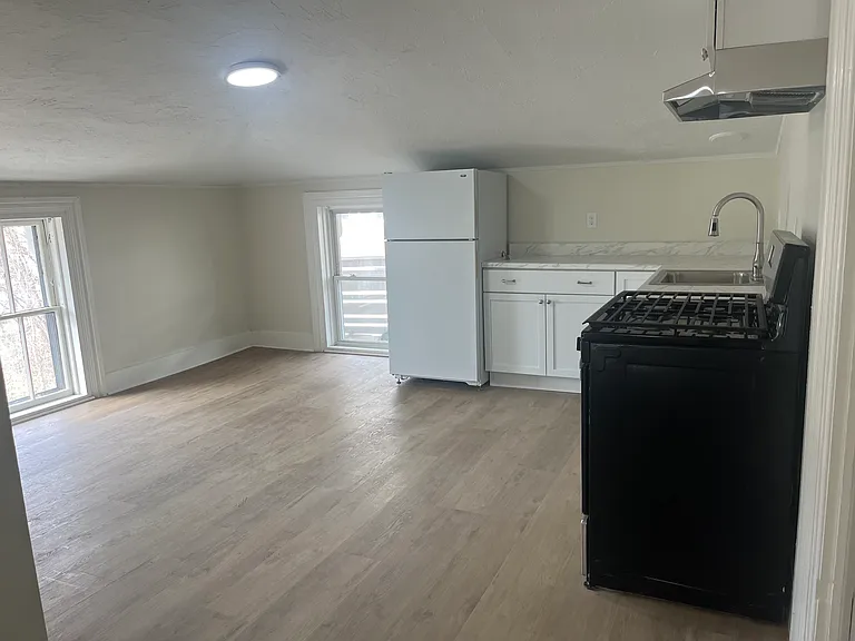 140 Prichard St #9 — Photo 3
