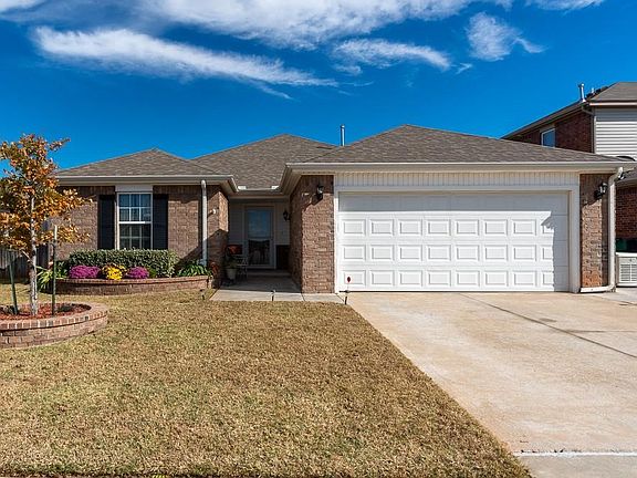 2nd image of 2516 Canyon Creek Dr