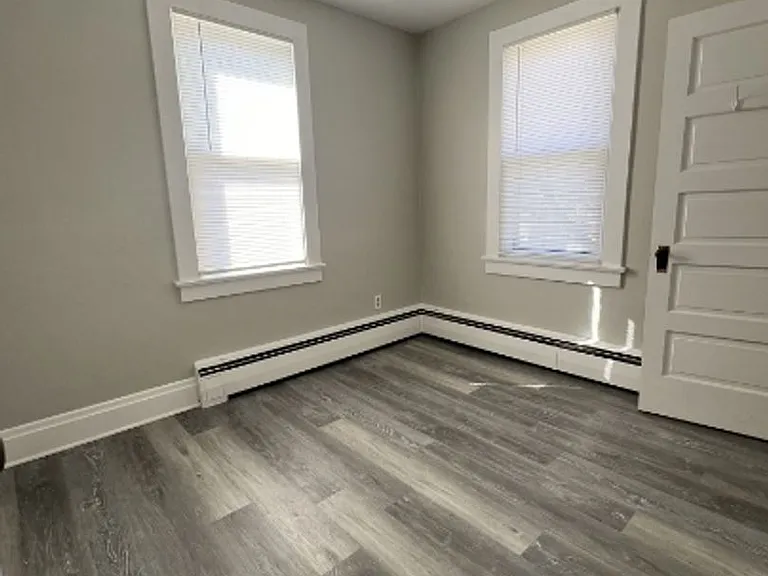 438 Harvey Ave — Photo 9