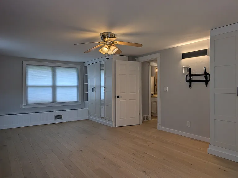 1575 W Butte Des Morts Beach Rd — Photo 28