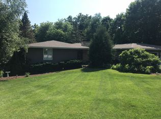 5705 Coachman Ct, Rockford, IL 61107