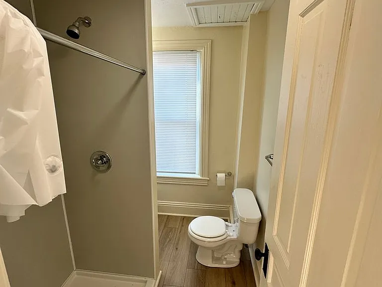 129 N Penn St #5 — Photo 11