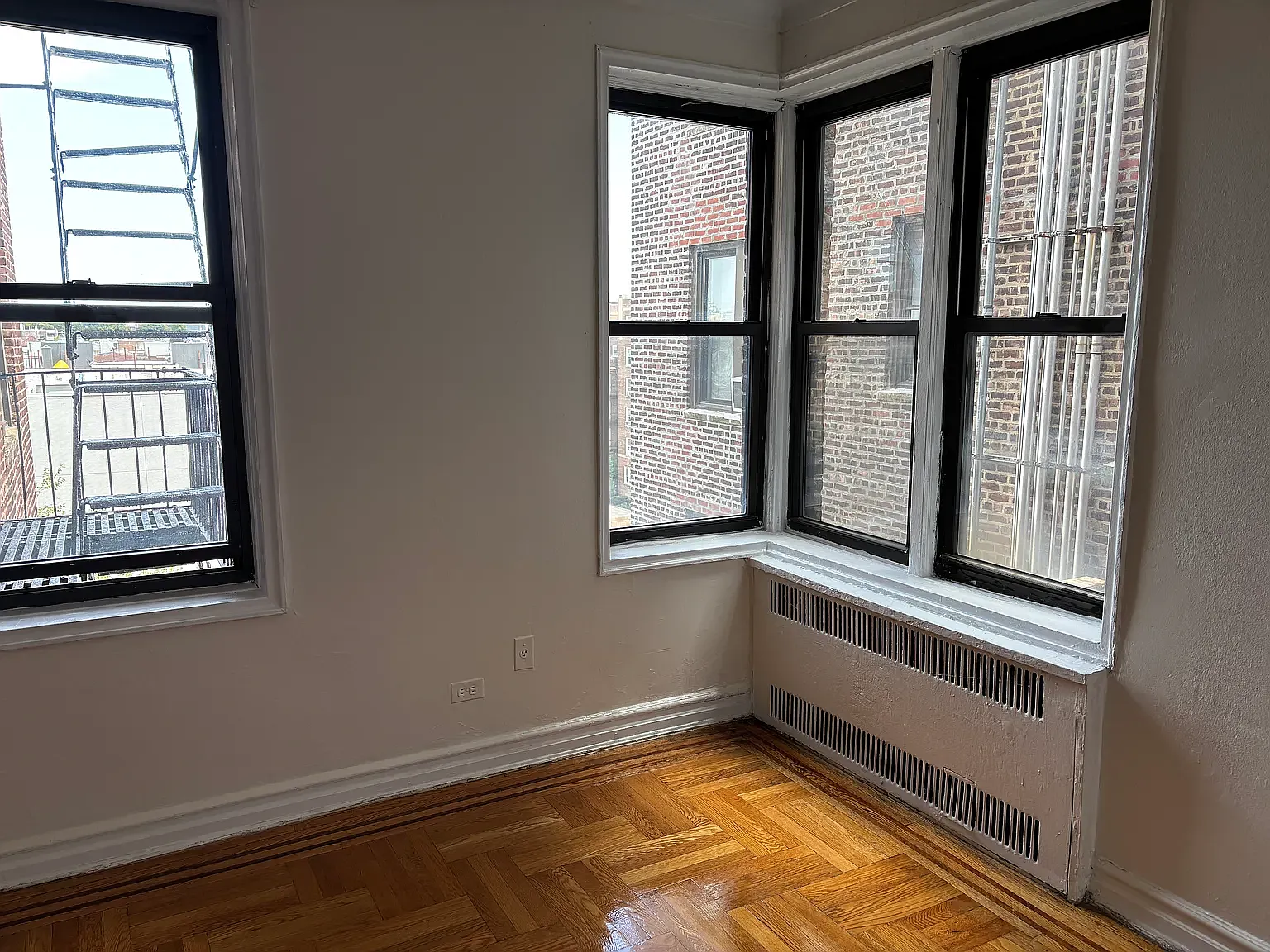 42-05 48th Ave — Photo 2