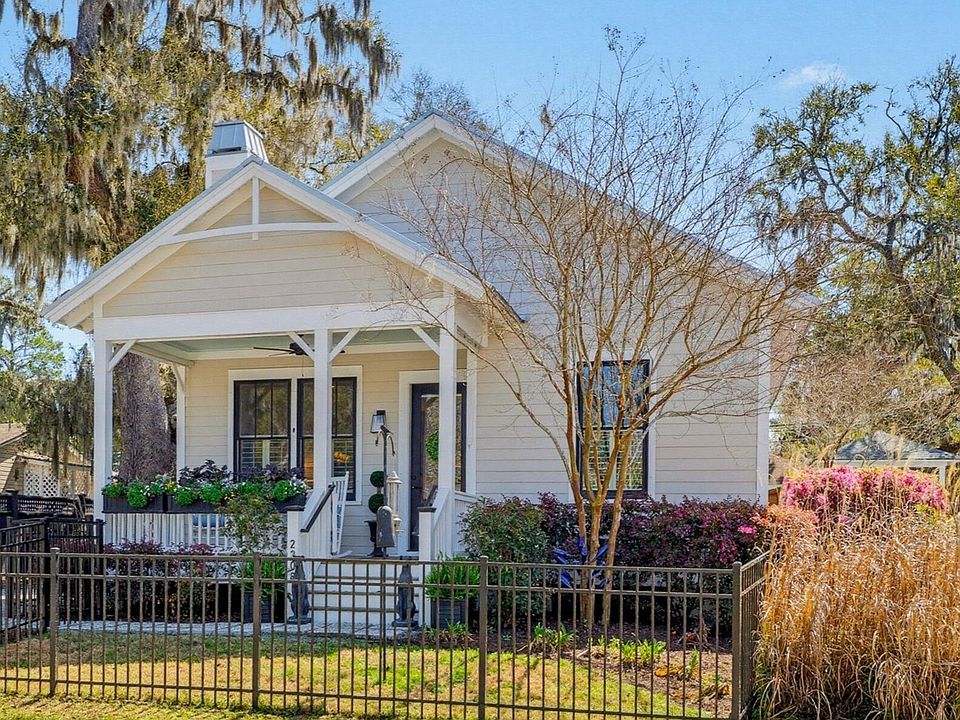 2nd image of 2308 Simms Street
