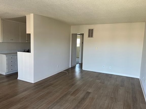 4th image of 528 E Verdugo Ave #I