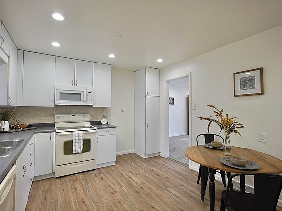 5th image of 2110 Kingsboro Rd