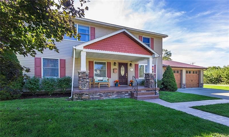 Welcome to 417 Hazel Street, located in the heart of Zelienople!