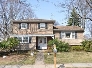 2 Sheffield Pl, Edison, NJ 08837