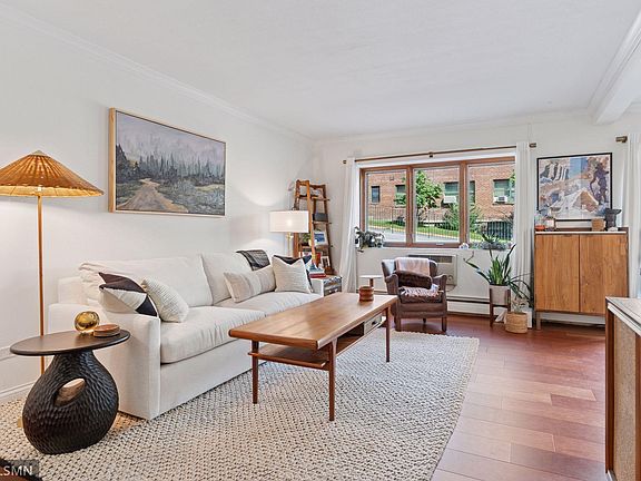 3rd image of 2928 Dean Pkwy APT 2I