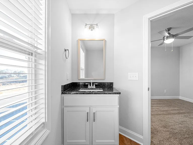 919 Martin St #E — Photo 21