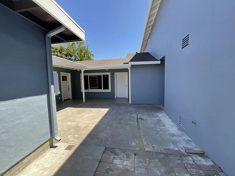 1515 Hess Rd #6 — Photo 31
