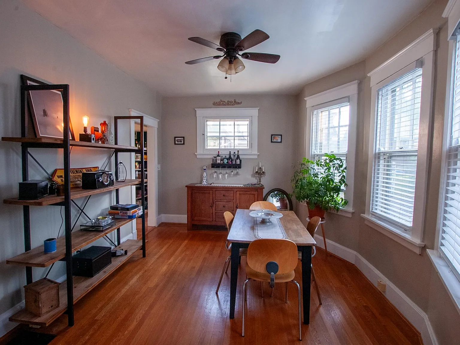 2 bed, 1280 sqft, $1,950 — Photo 4