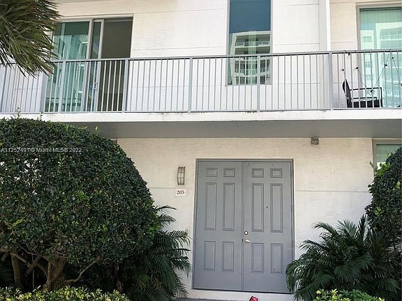 3rd image of 2130 Van Buren St APT 205