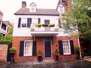 122 E Oglethorpe Ave, Savannah, GA 31401