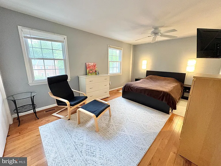 9710 Lakepointe Dr — Photo 29