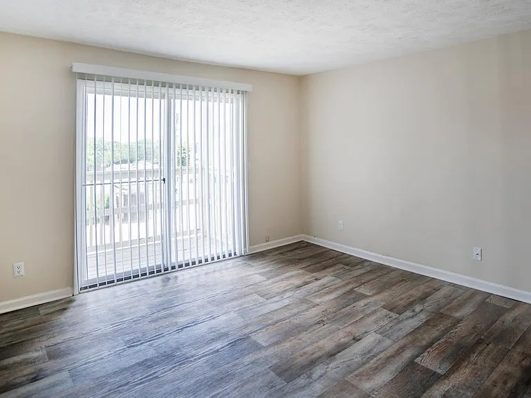 Chase Cove Apartments — Photo 107