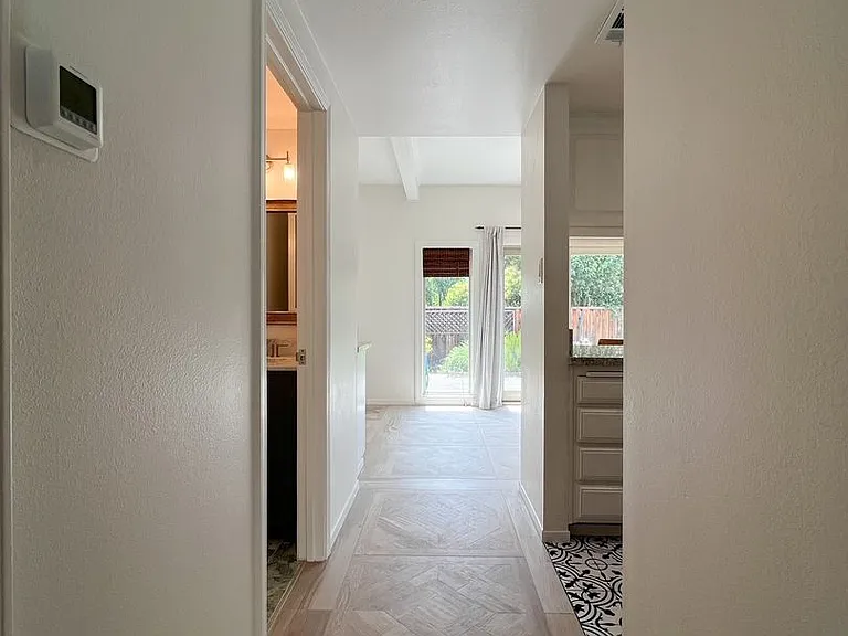 937 Hunt Ave — Photo 8