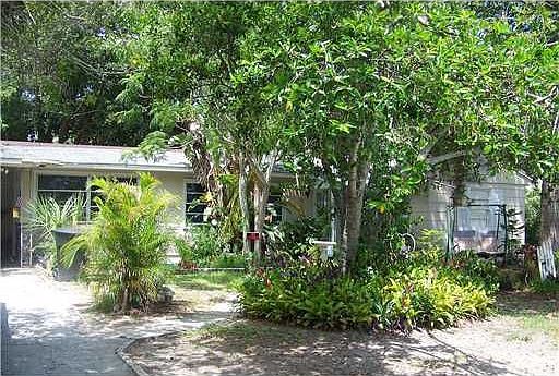 1st image of 1008 Robinson Dr N