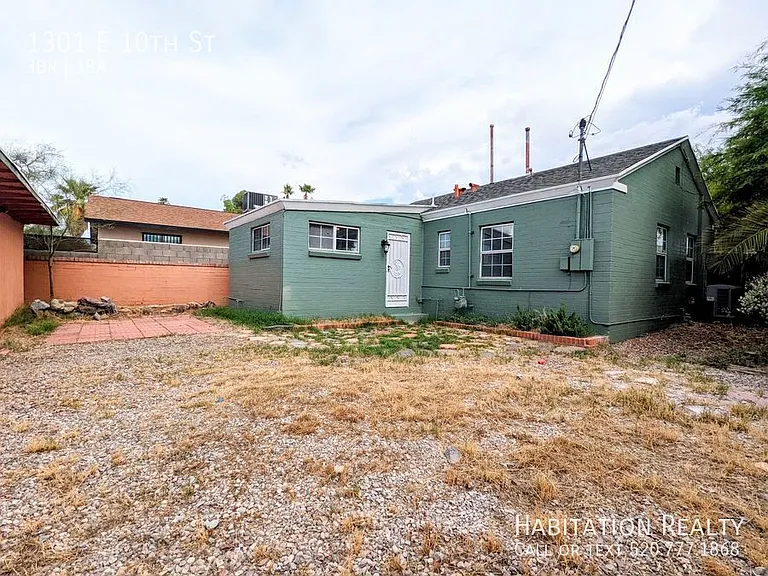 1301 E 10th St — Photo 18